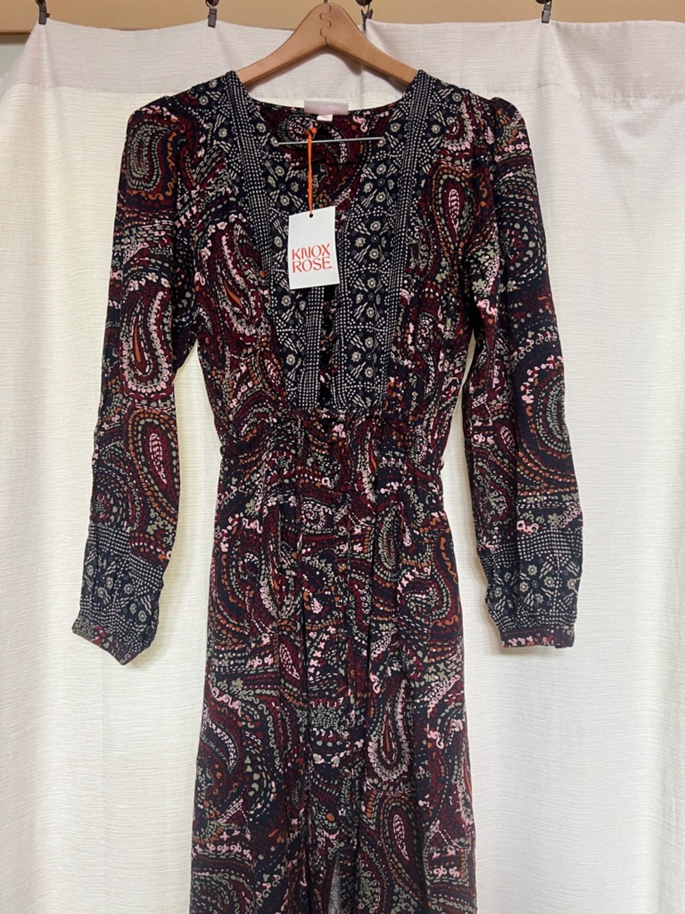 Knox Rose Long Sleeve Paisley Midi Dress - Black & Burgundy - Picture 2 of 5